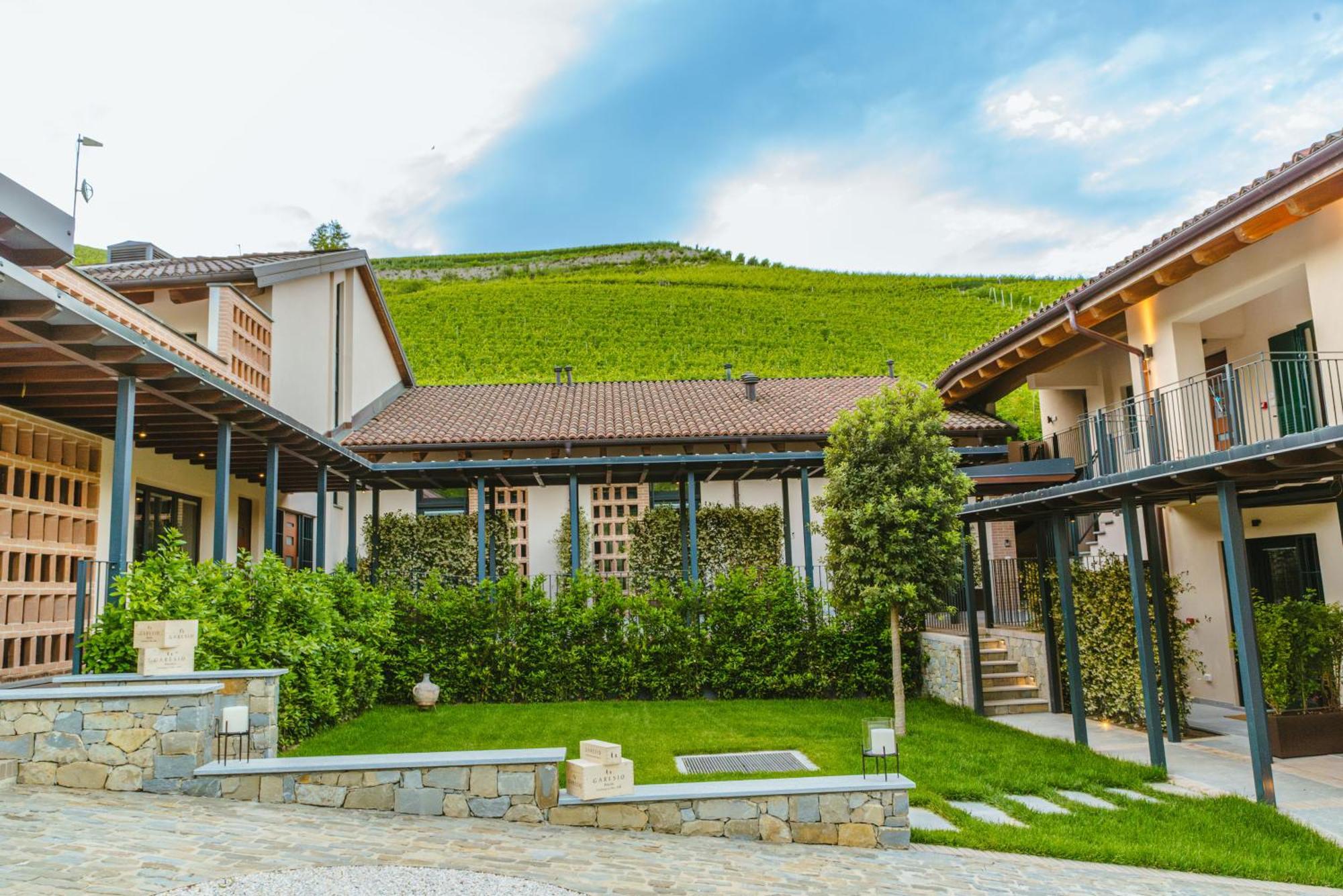 Farm stay Garesio Wine *