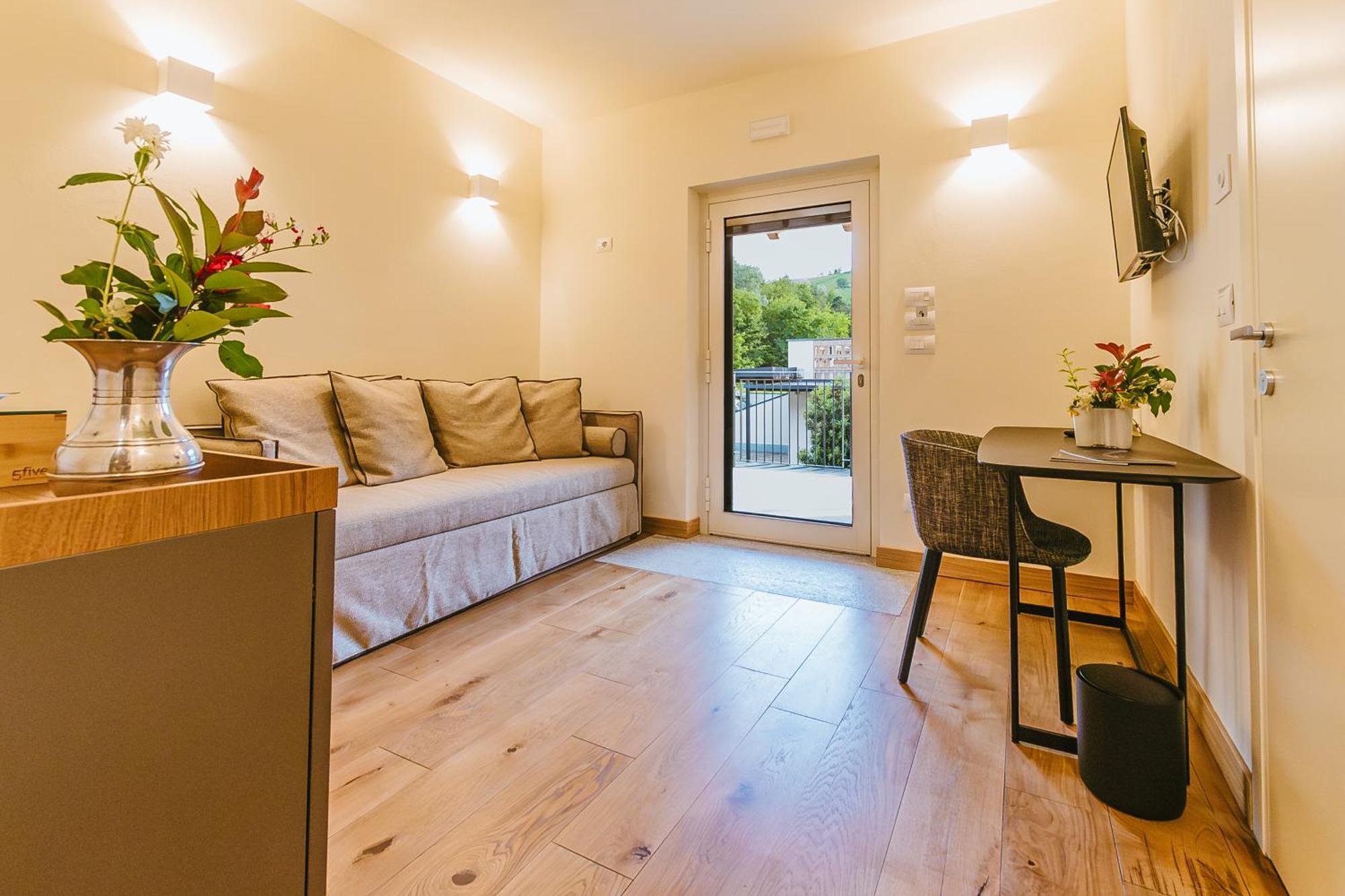 Garesio Wine Farm stay Serralunga d'Alba