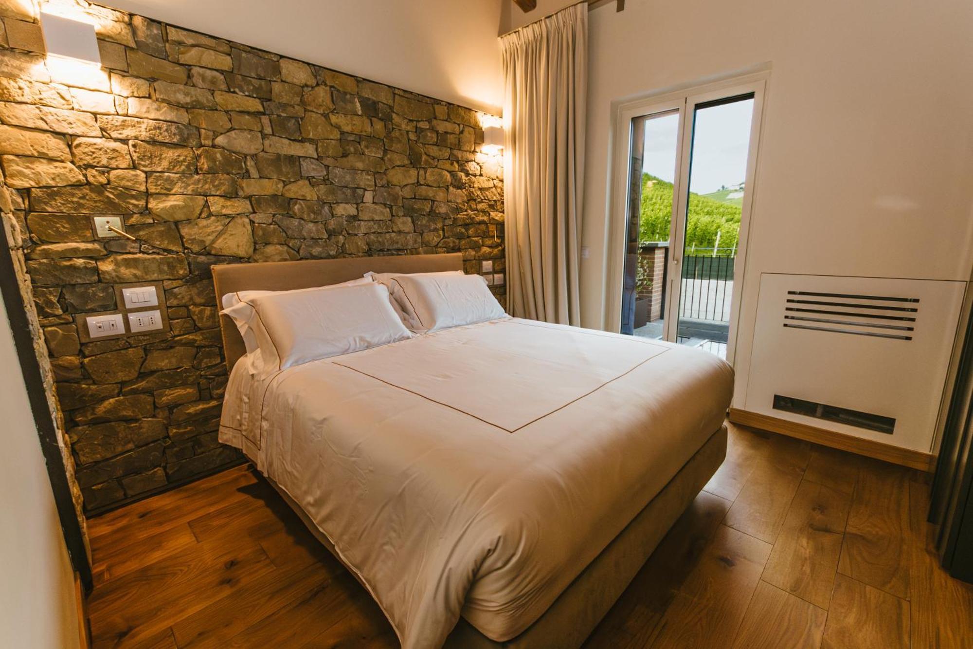 Garesio Wine Farm stay Serralunga d'Alba
