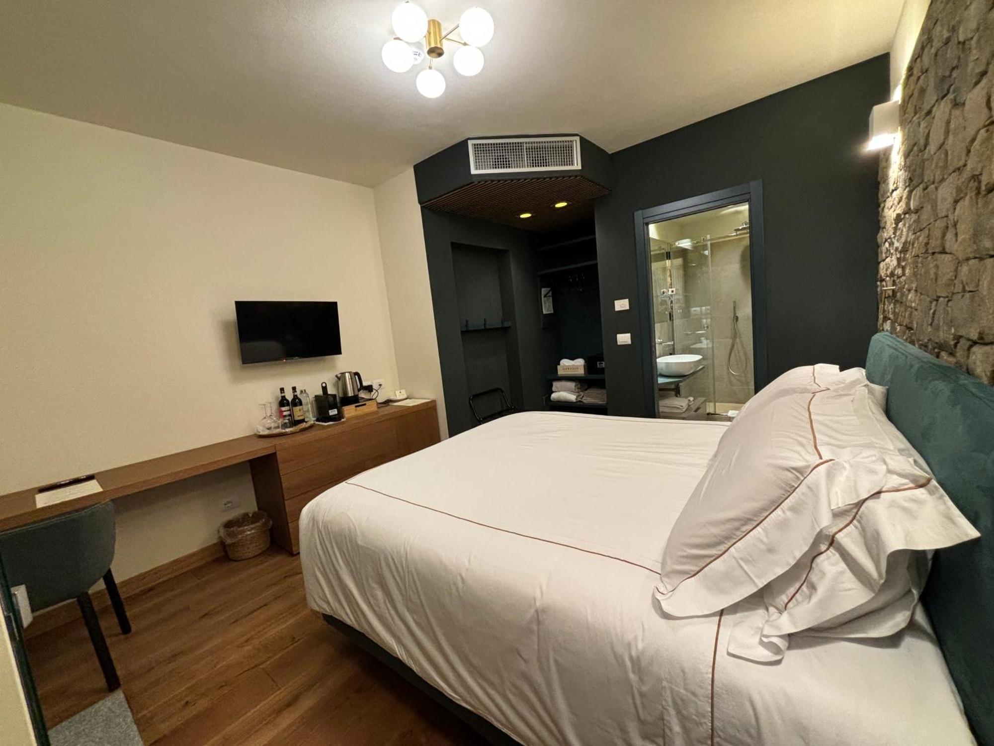 Garesio Wine Farm stay